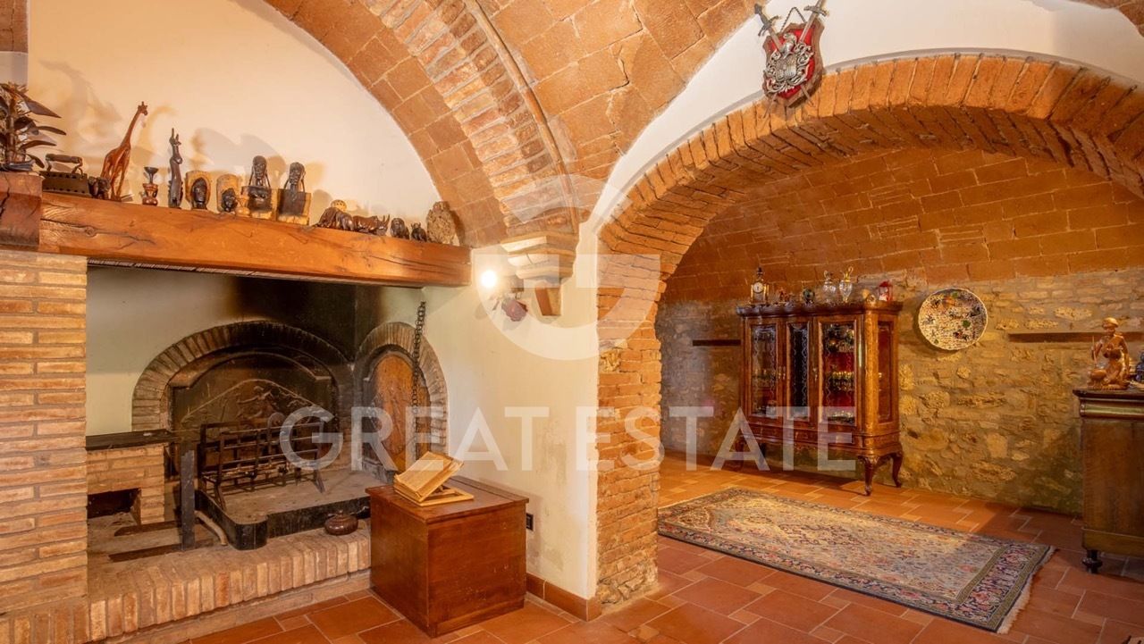 House in Corciano, Italy, 787.4 m² - picture 14