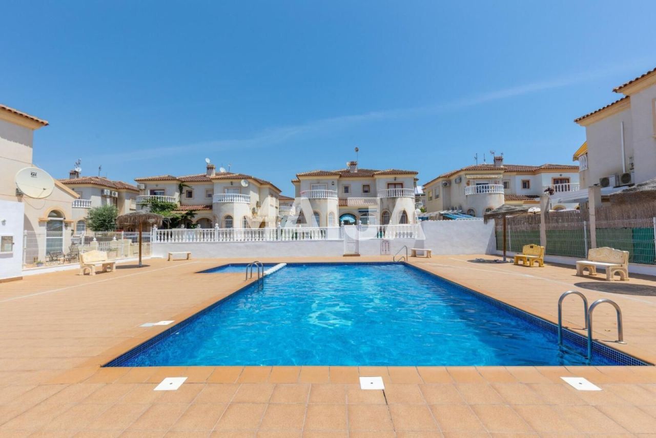 Casa en Torrevieja, España, 45 m² - imagen 1