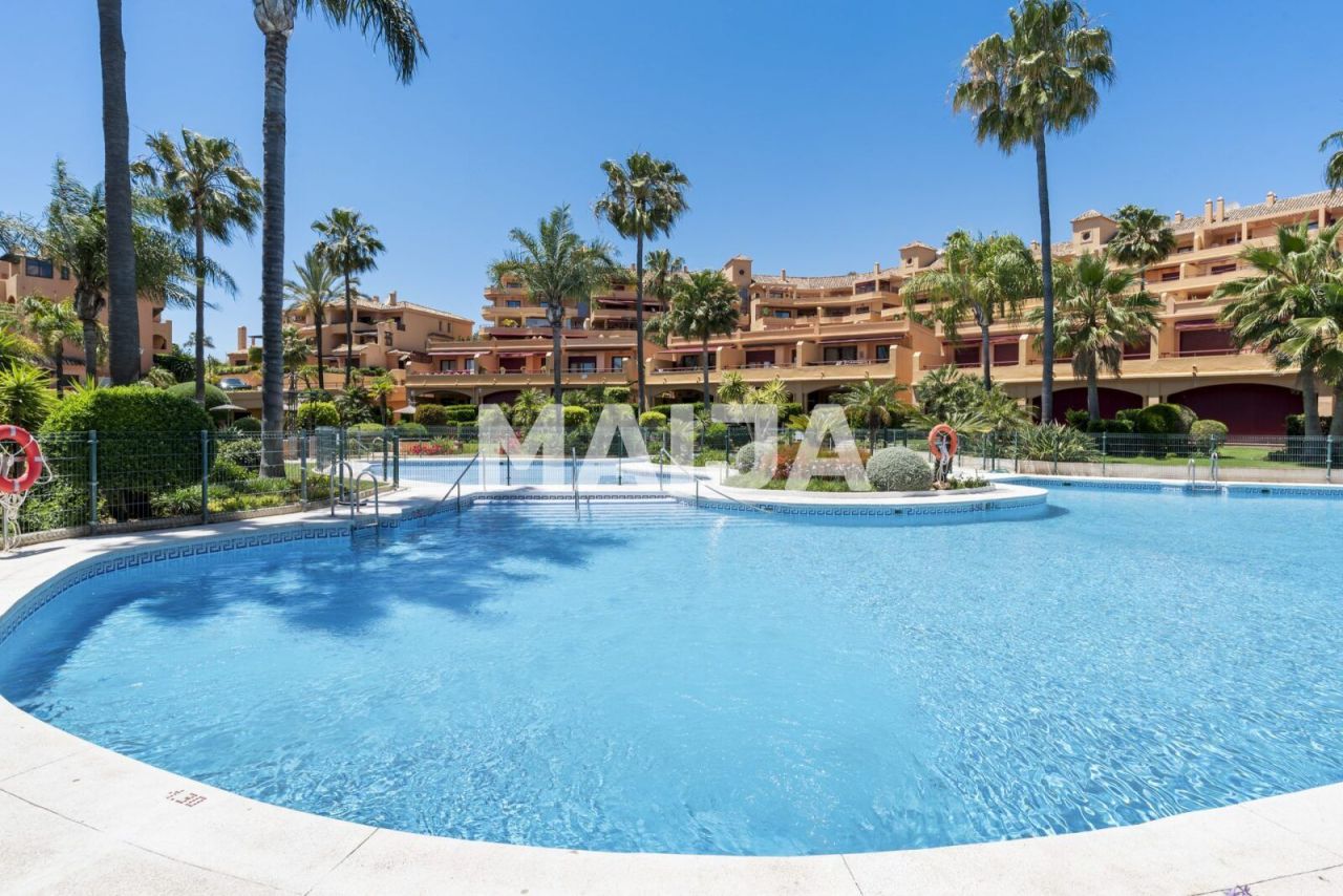Terrain à Estepona, Espagne, 92 m² - image 1