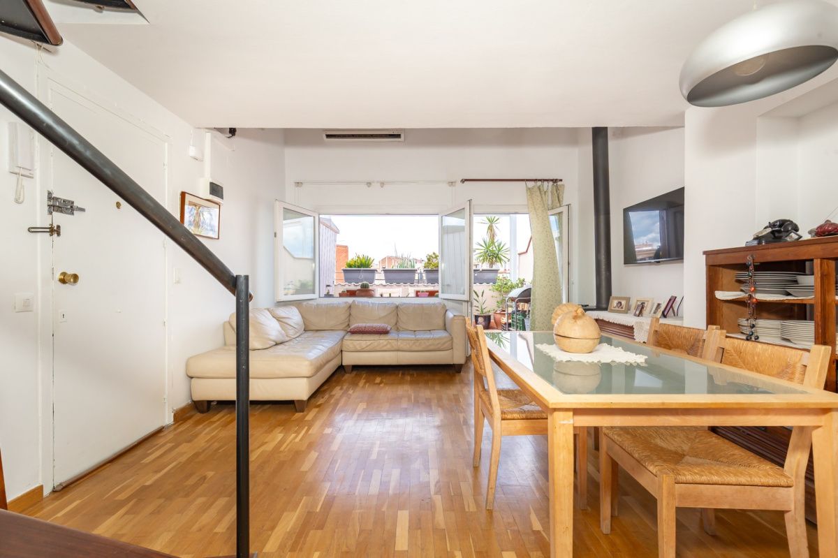Ático en Barcelona, España, 90 m² - imagen 1