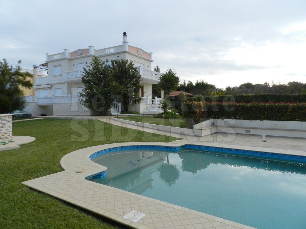 Villa à Loutraki, Grèce, 300 m² - image 1