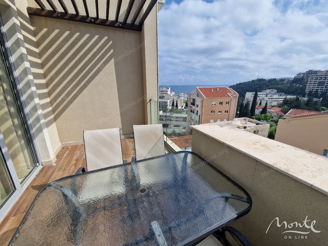 Wohnung in Budva, Montenegro, 65 m² - Foto 1