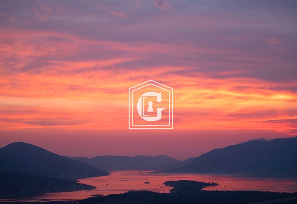 Terreno a Tivat, Montenegro, 1 035 m2 - foto 7