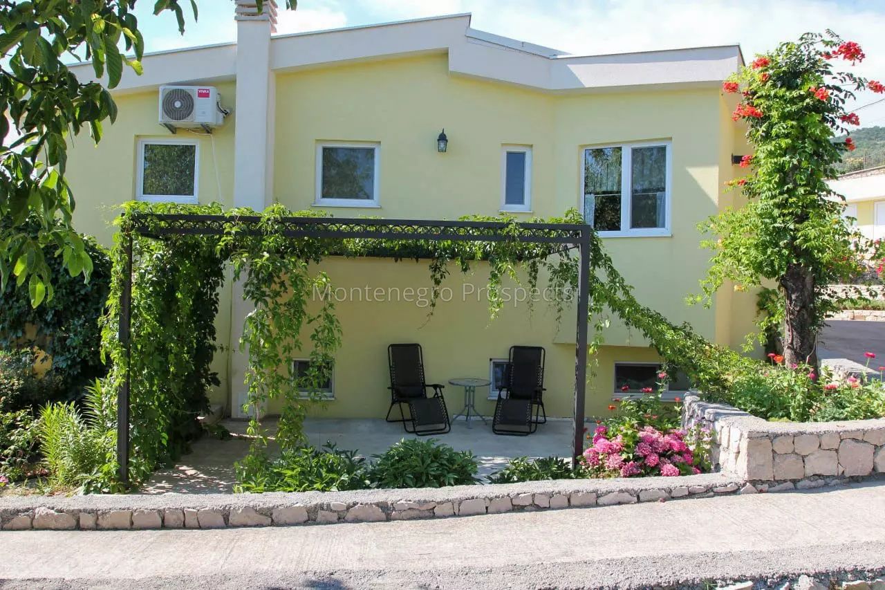 Maison à Dobra Voda, Monténégro, 380 m² - image 1