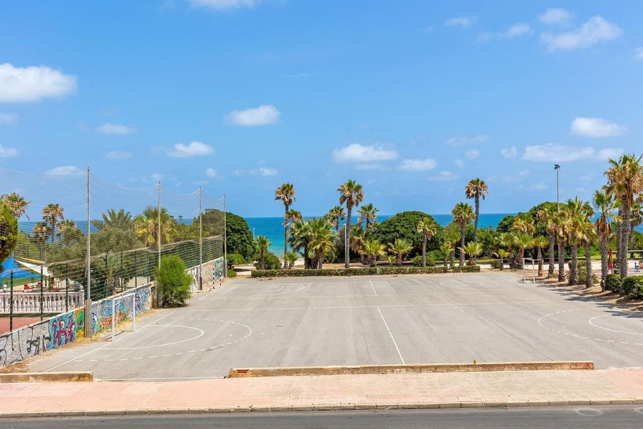Appartement à Torrevieja, Espagne, 63 m² - image 1