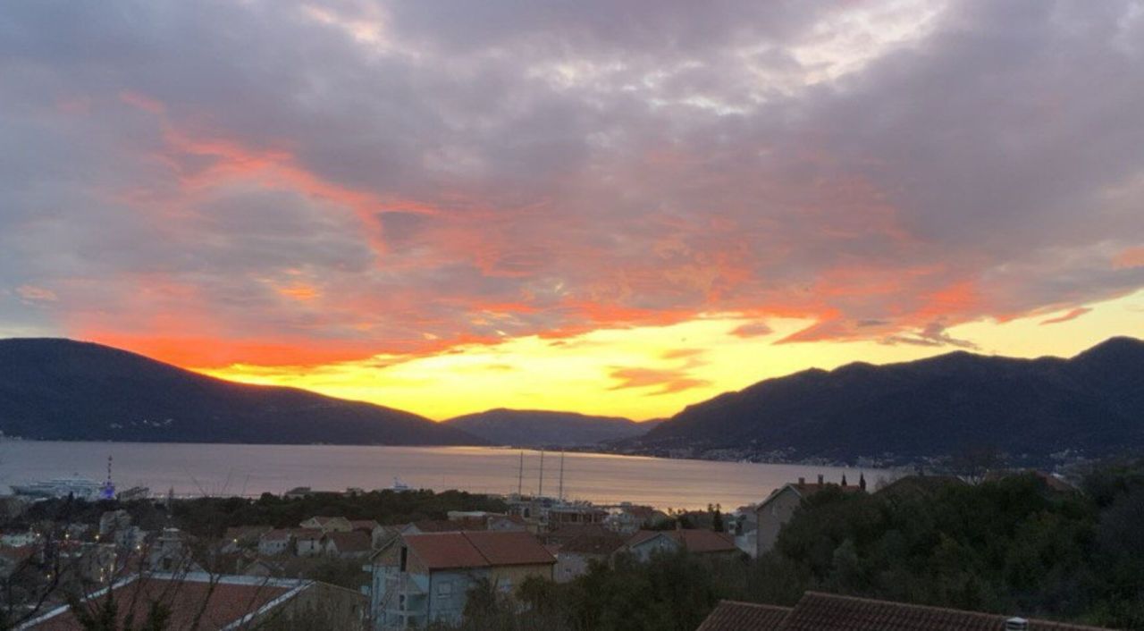 Apartment in Tivat, Montenegro, 72 m² - picture 1