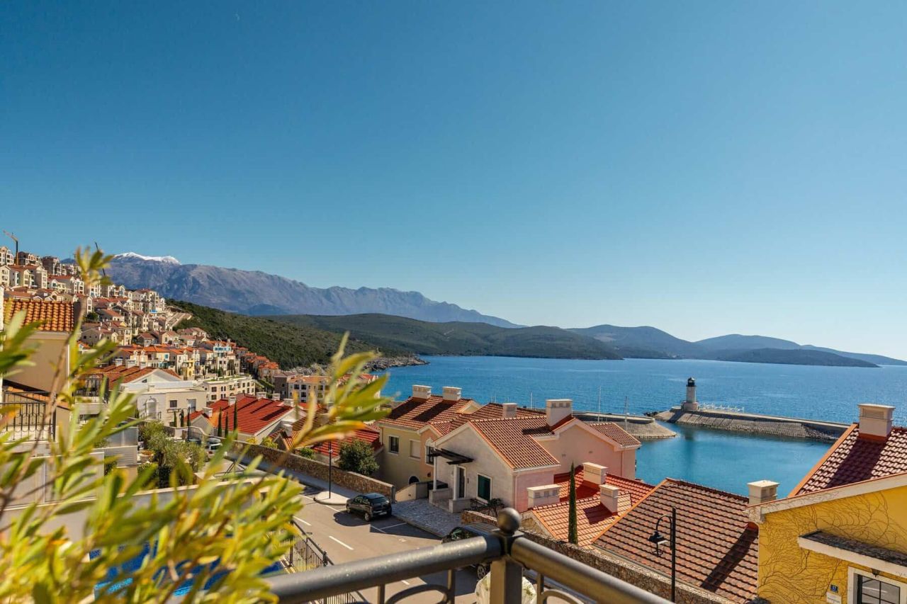 House on Lustica peninsula, Montenegro, 130 m² - picture 1