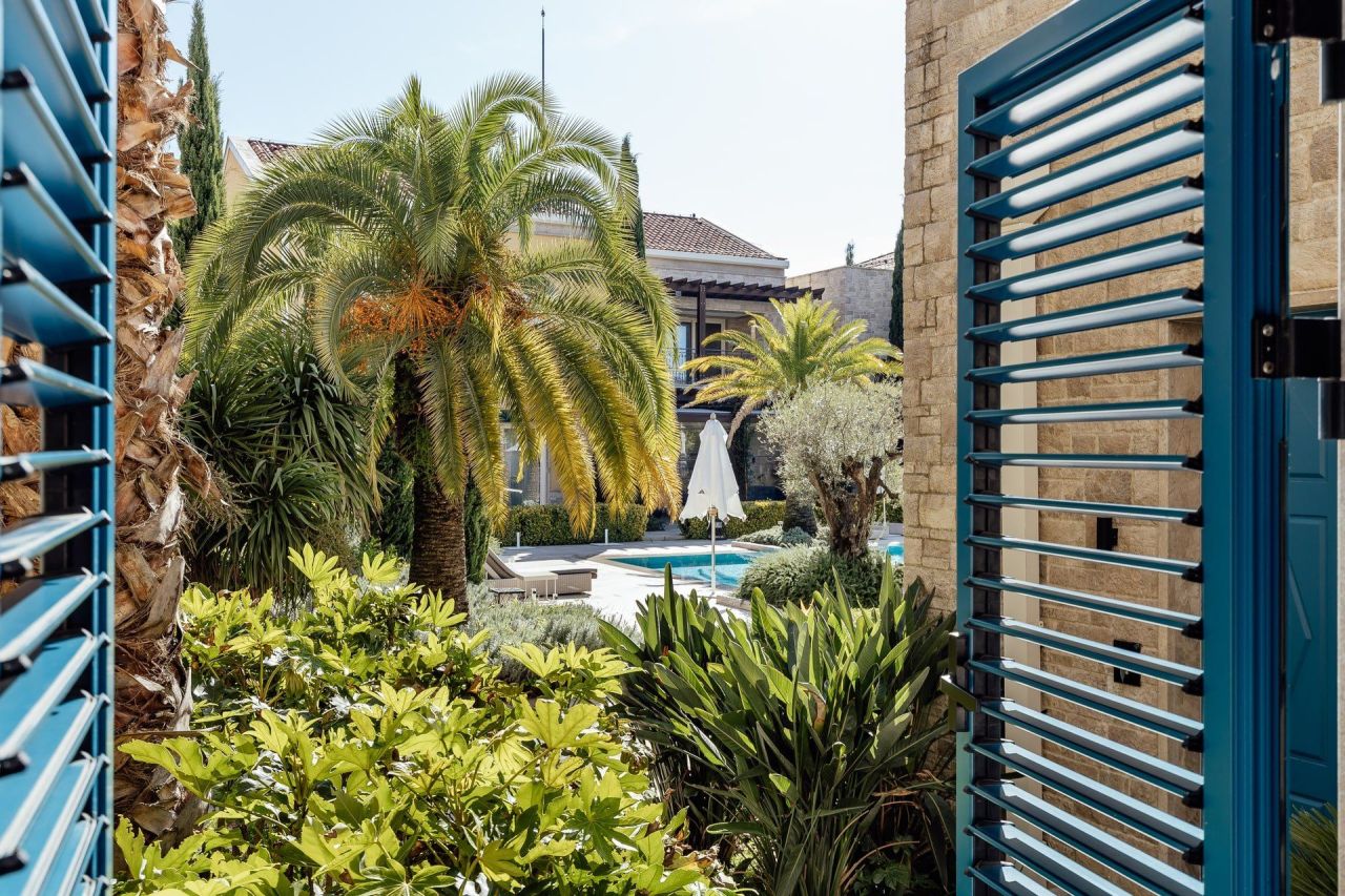 Appartement à Herceg-Novi, Monténégro, 275 m² - image 1
