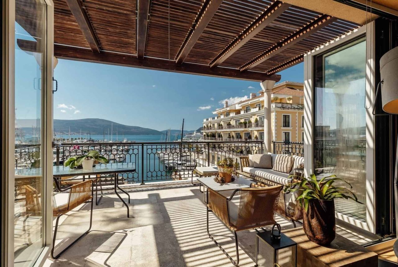 Apartment in Tivat, Montenegro, 357 m² - Foto 1