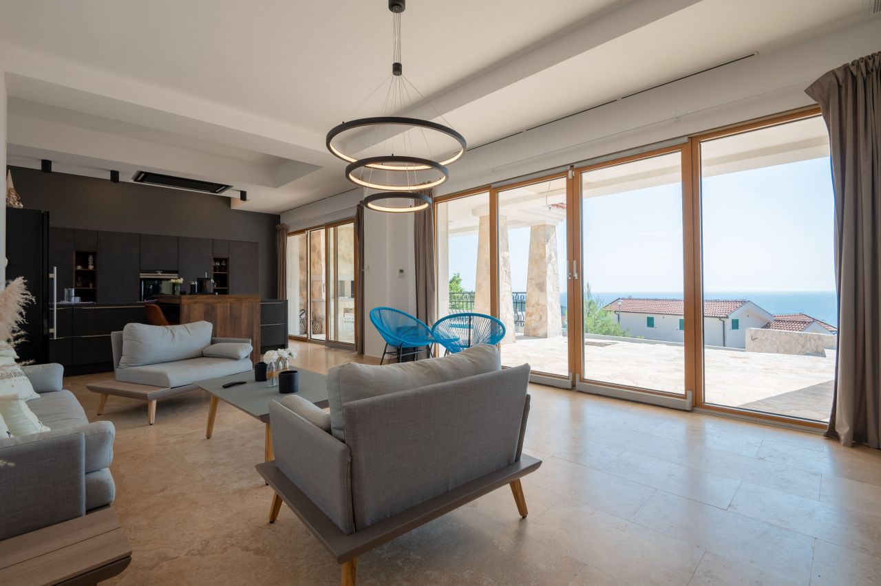 Villa in Herceg-Novi, Montenegro, 228 m² - Foto 1