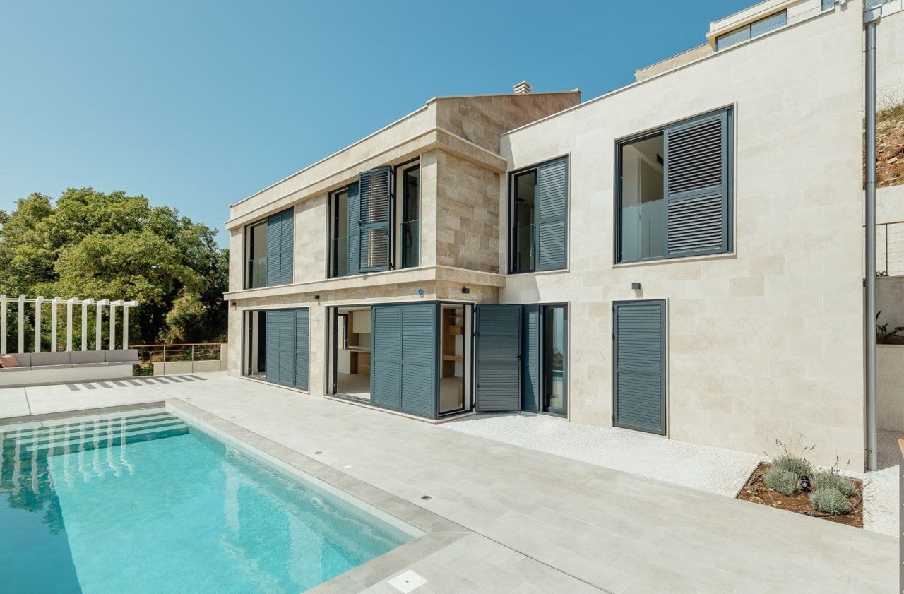 Villa in Blizikuce, Montenegro, 250 m² - Foto 1