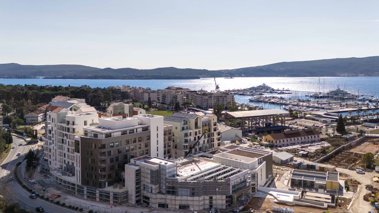 Appartement à Tivat, Monténégro, 200 m² - image 1
