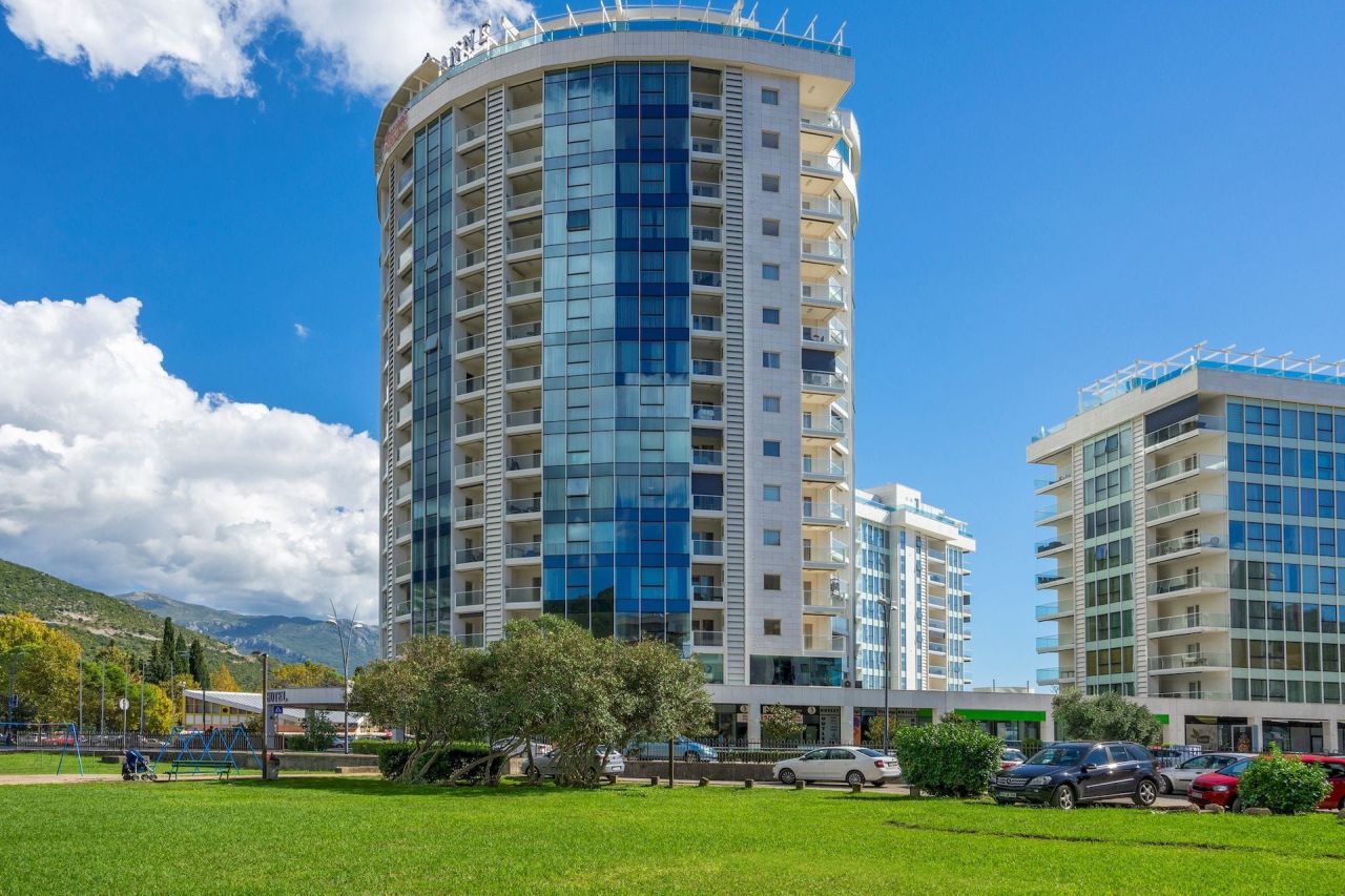 Apartment in Budva, Montenegro, 181 m² - Foto 1