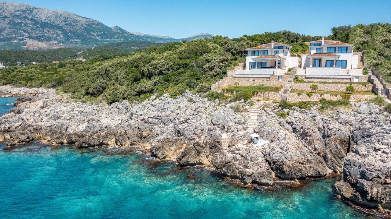 Villa in Utjeha, Montenegro, 360 m² - Foto 1