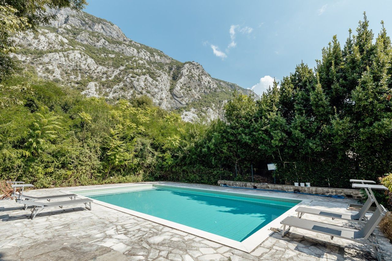 Apartment in Dobrota, Montenegro, 82 m² - Foto 1