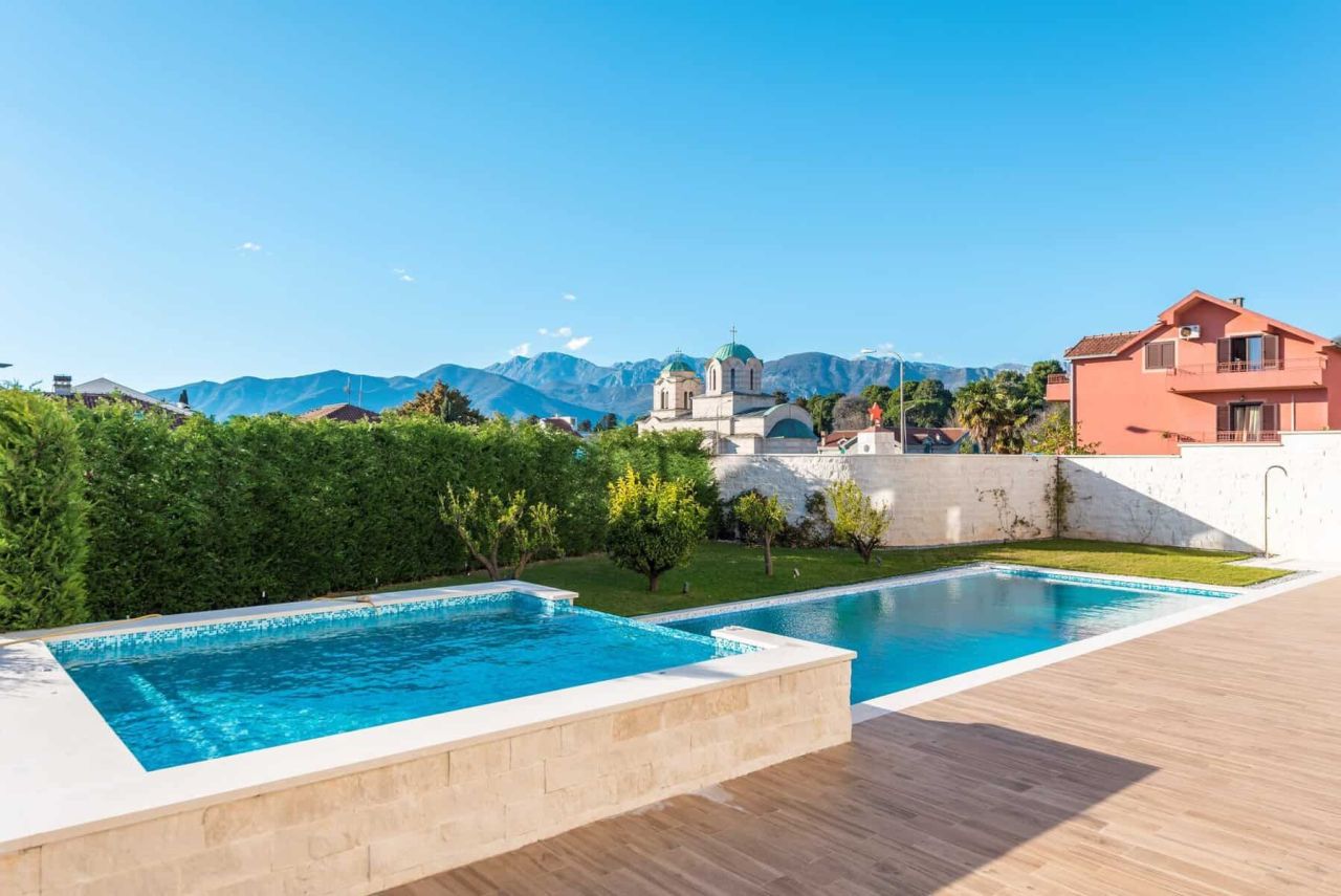 Appartement à Tivat, Monténégro, 103 m² - image 1