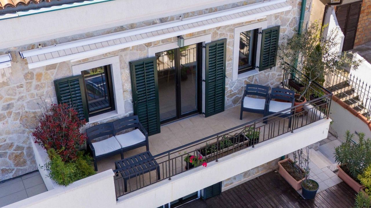 Apartamento en Krasici, Montenegro, 122 m² - imagen 1