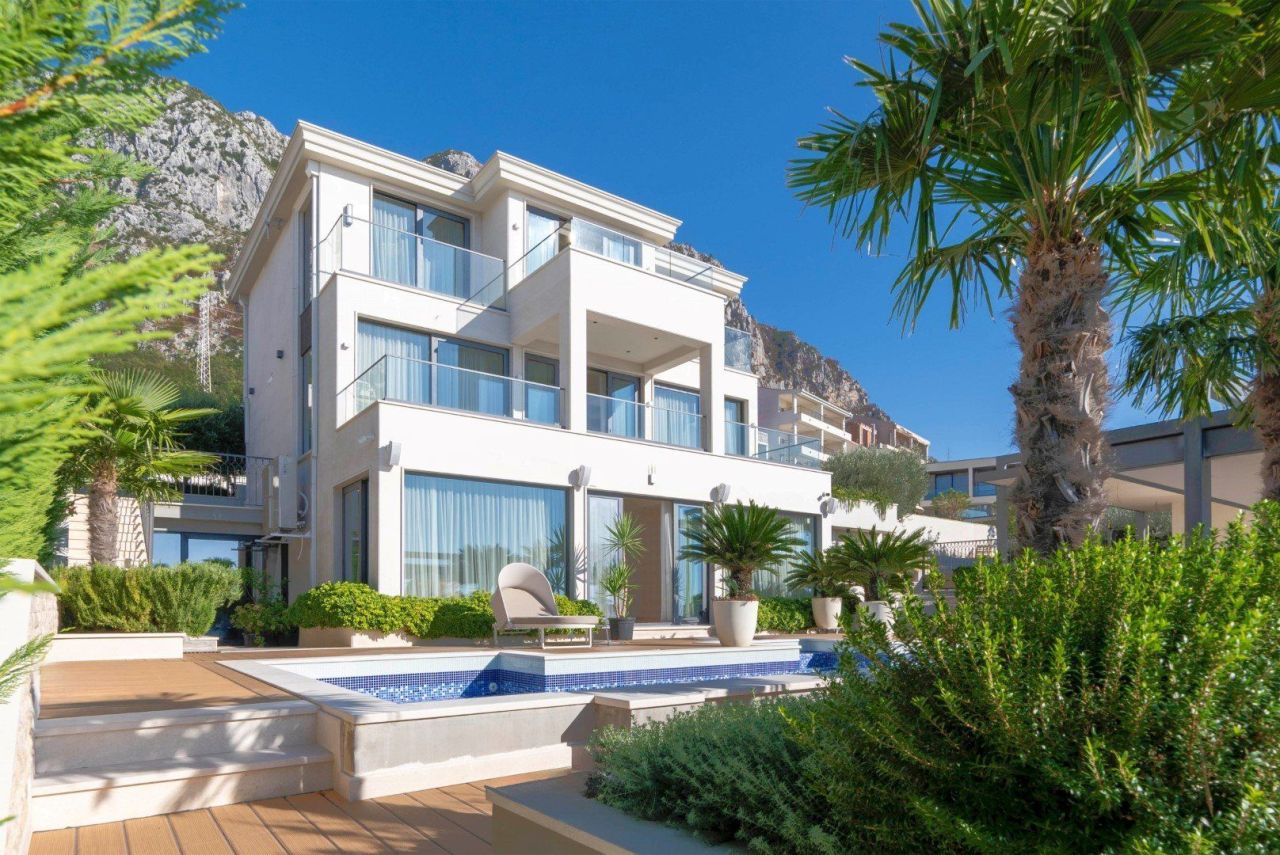 Casa en Blizikuce, Montenegro, 400 m² - imagen 1