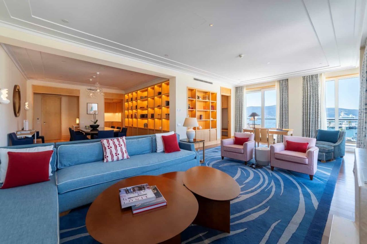 Apartment in Tivat, Montenegro, 236 m² - Foto 1