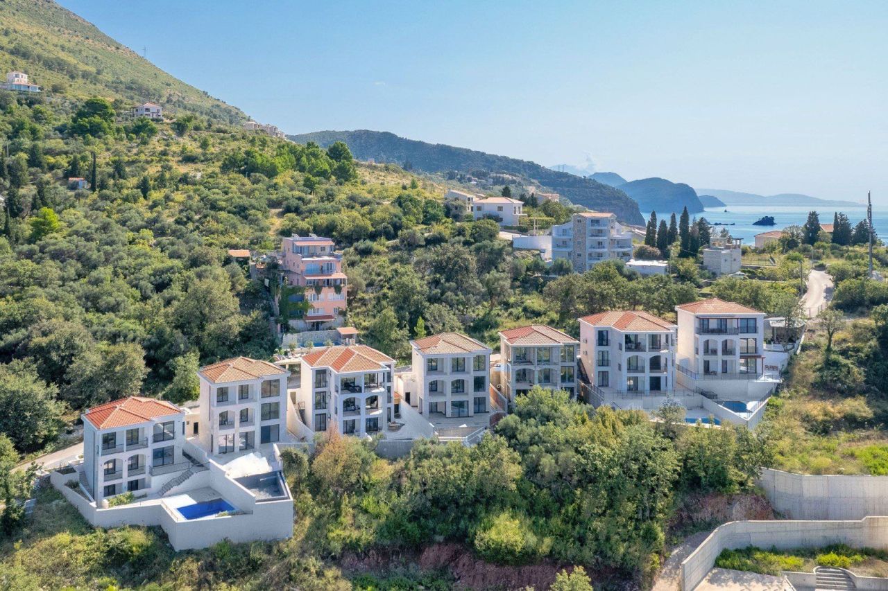 Apartment in Budva, Montenegro, 55 m² - picture 1