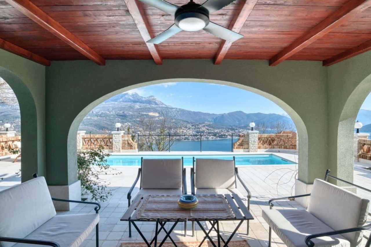 House in Igalo, Montenegro, 168 m² - picture 1