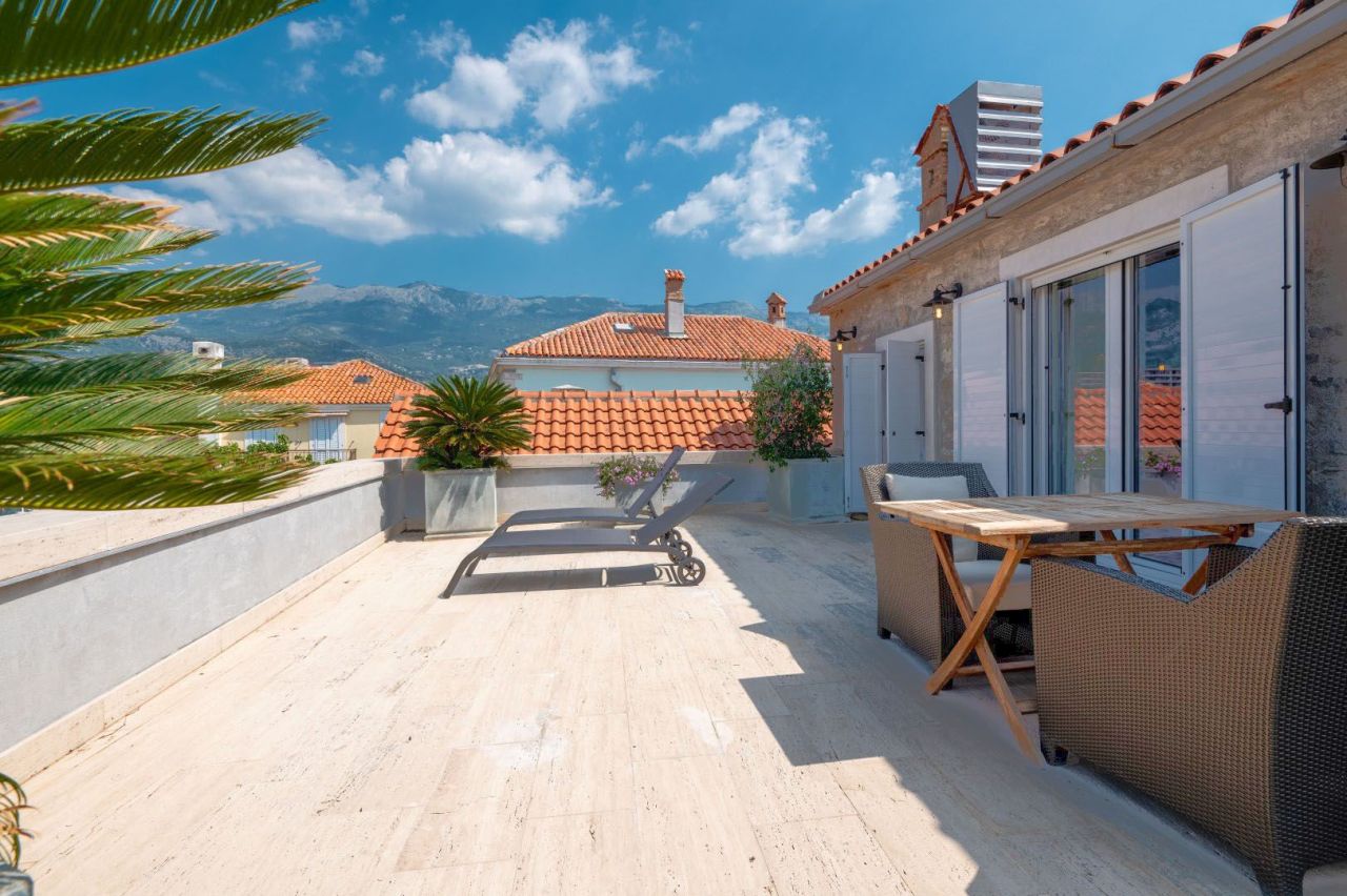 Apartment in Budva, Montenegro, 192 m² - Foto 1