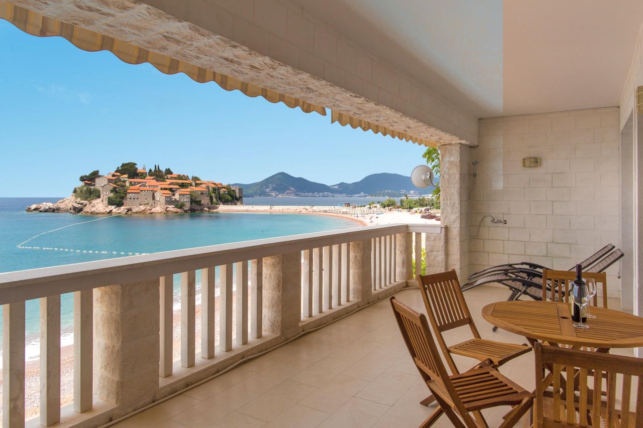 Appartement à Sveti Stefan, Monténégro, 103 m² - image 1