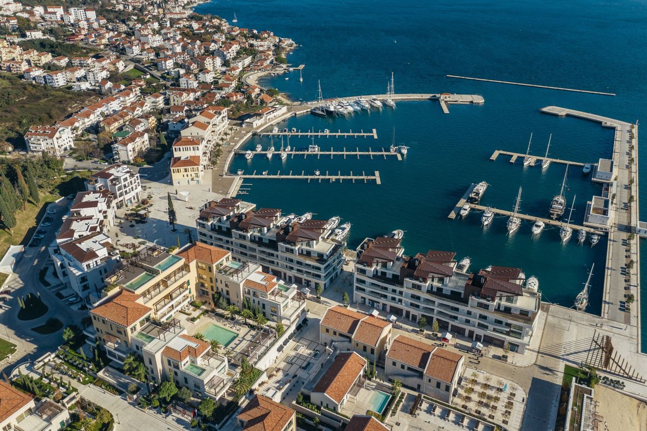 Apartment in Herceg-Novi, Montenegro, 82 m² - Foto 1