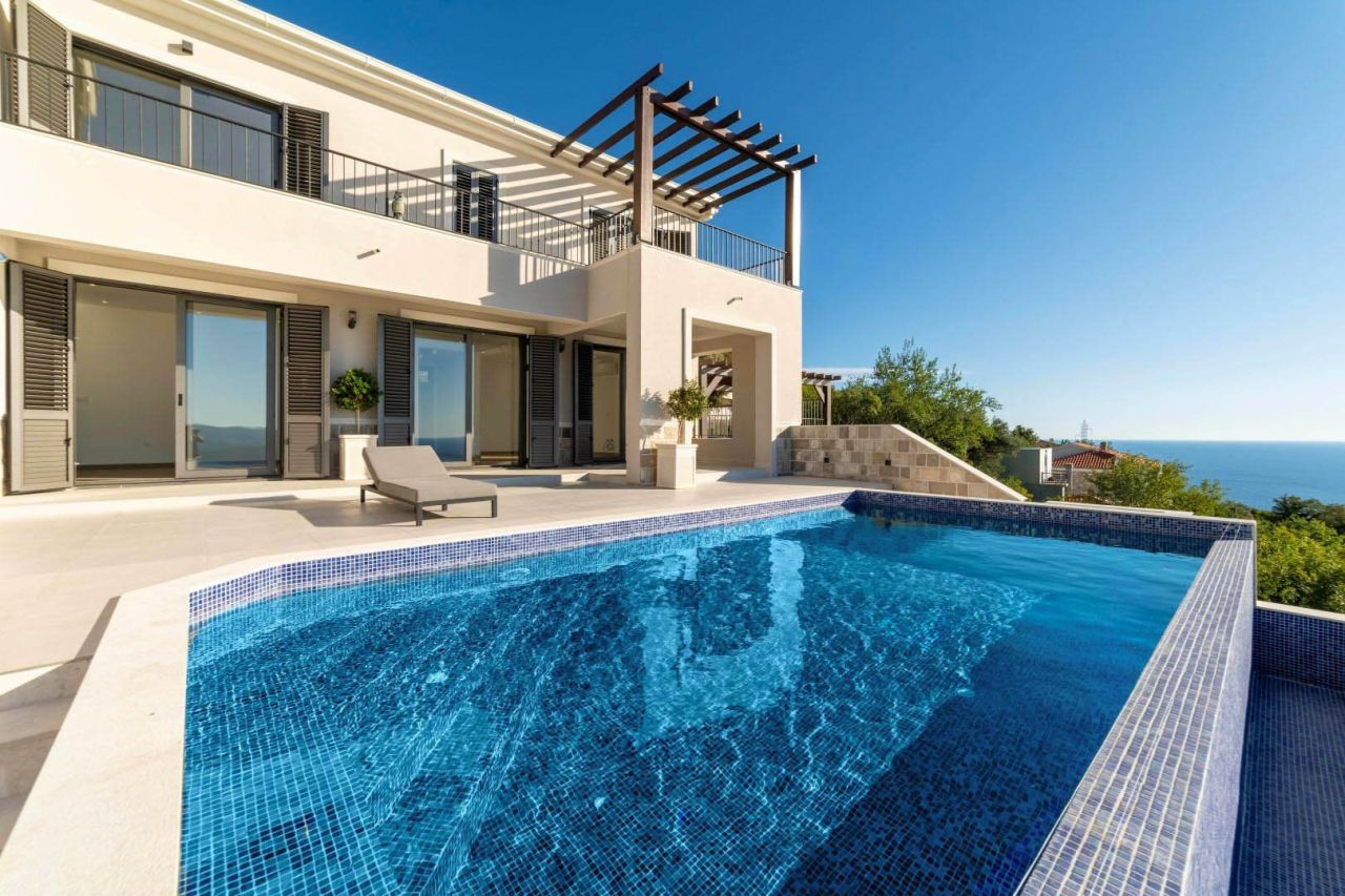 Villa en Blizikuce, Montenegro, 420 m² - imagen 1