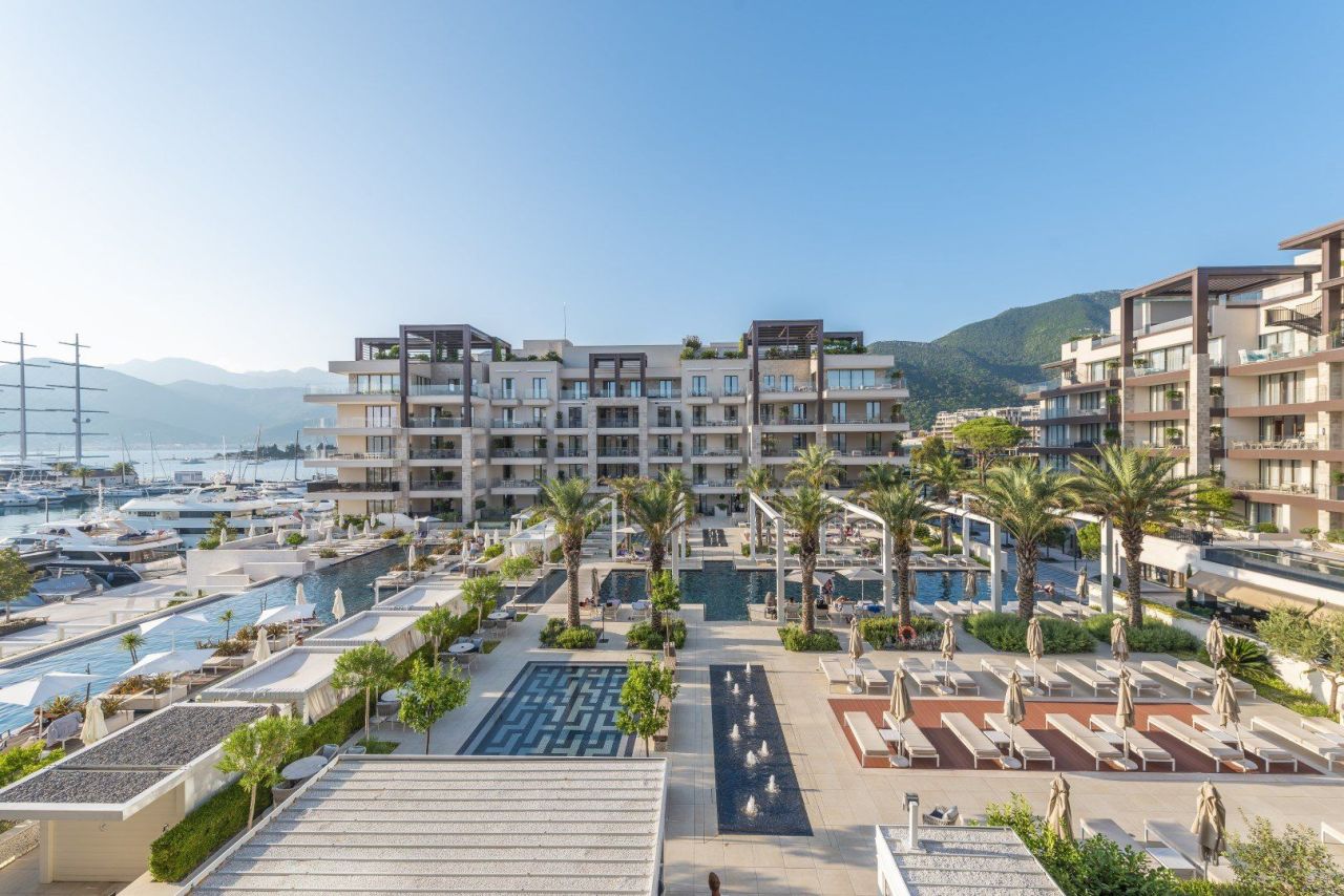 Apartment in Tivat, Montenegro, 228 m² - picture 1