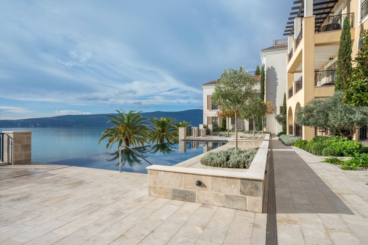 Apartamento en Tivat, Montenegro, 77 m² - imagen 1