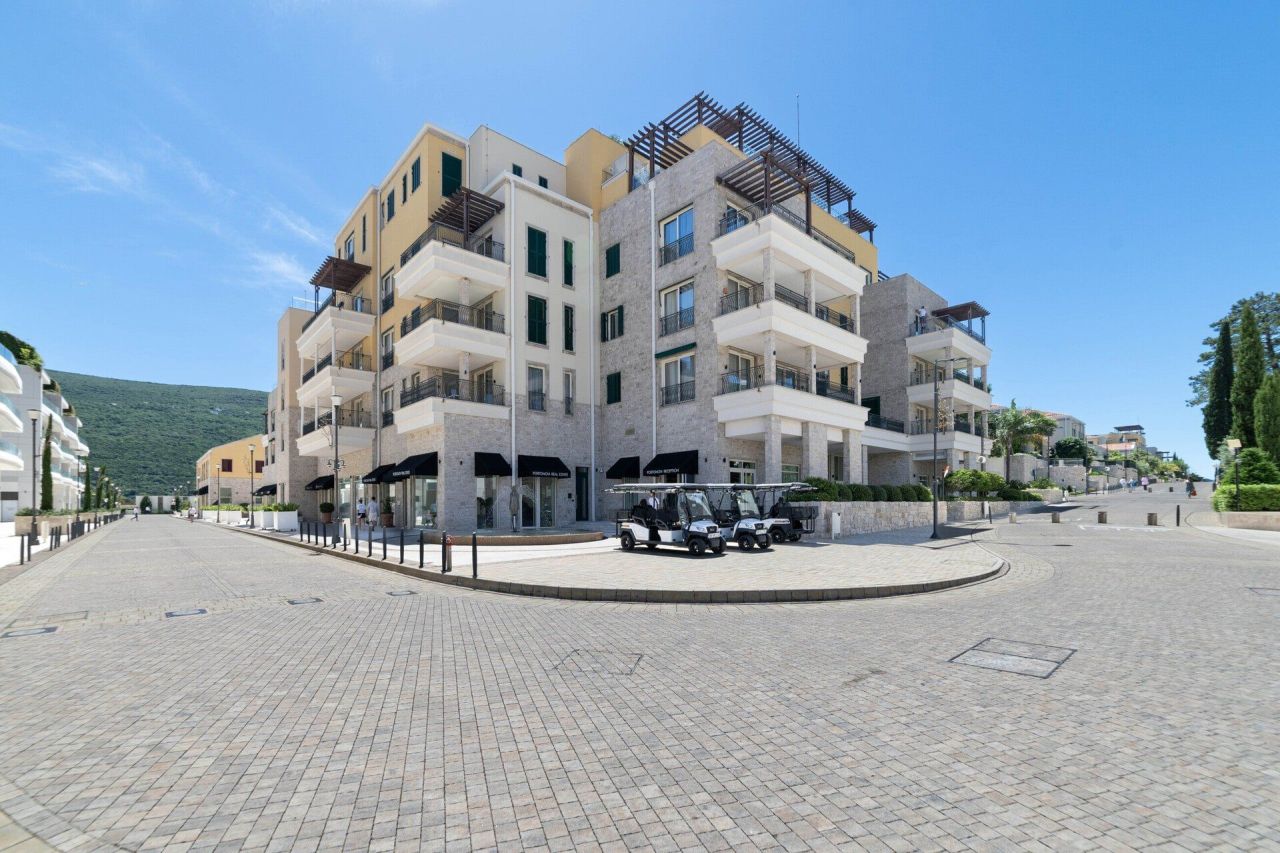 Appartement à Herceg-Novi, Monténégro, 88 m² - image 2