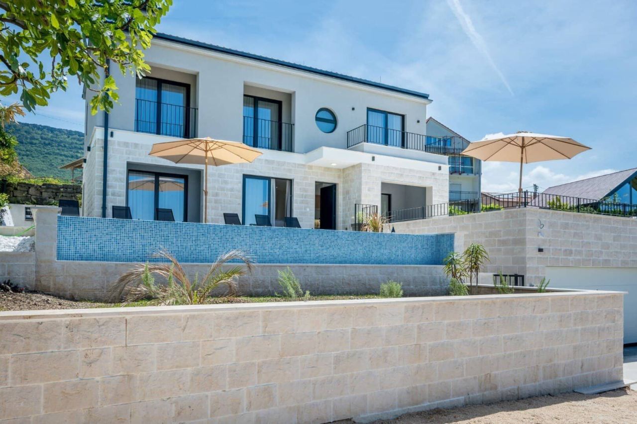 Haus in Tivat, Montenegro, 250 m² - Foto 2