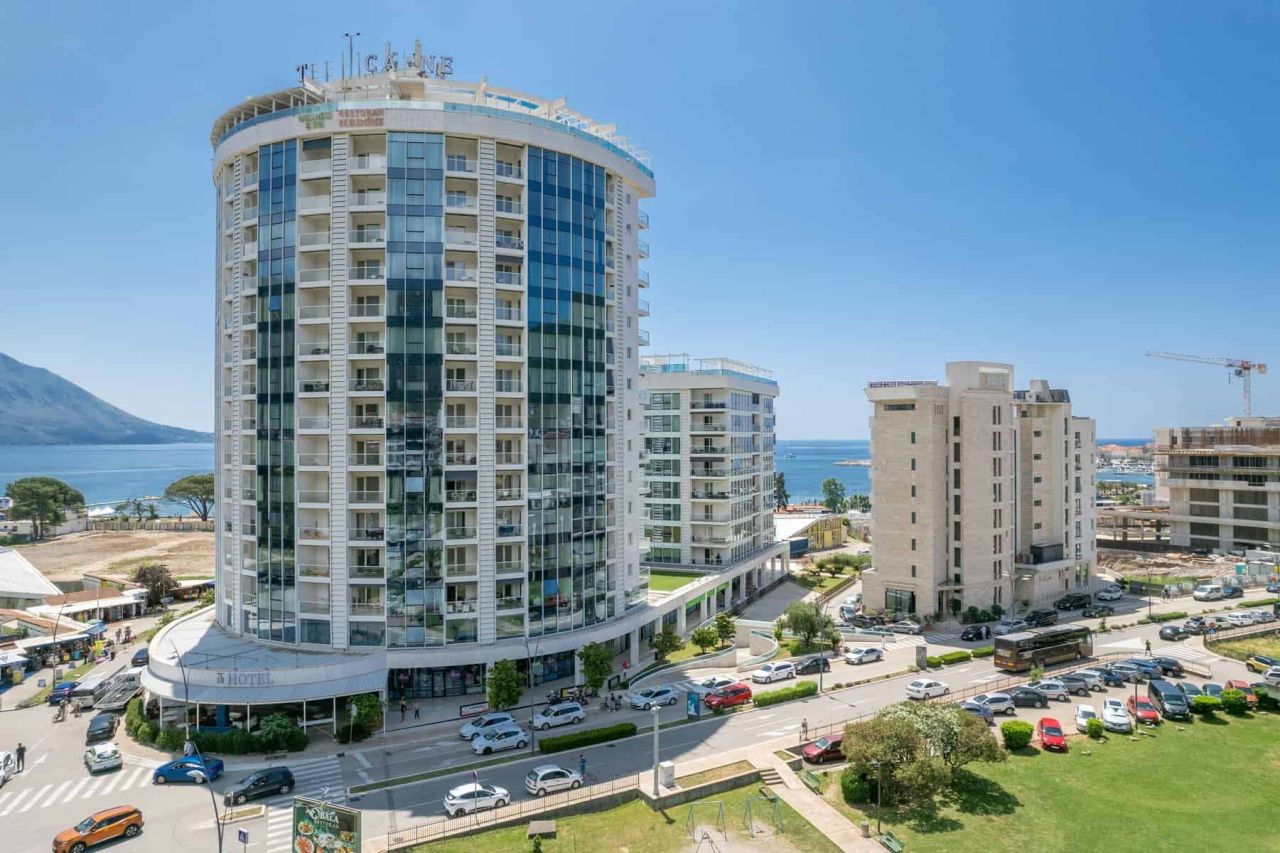 Apartment in Budva, Montenegro, 85 m² - picture 2