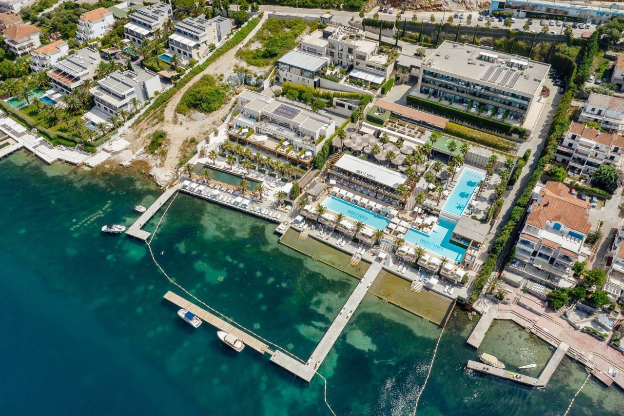 Appartamenti a Tivat, Montenegro, 190 m² - foto 2