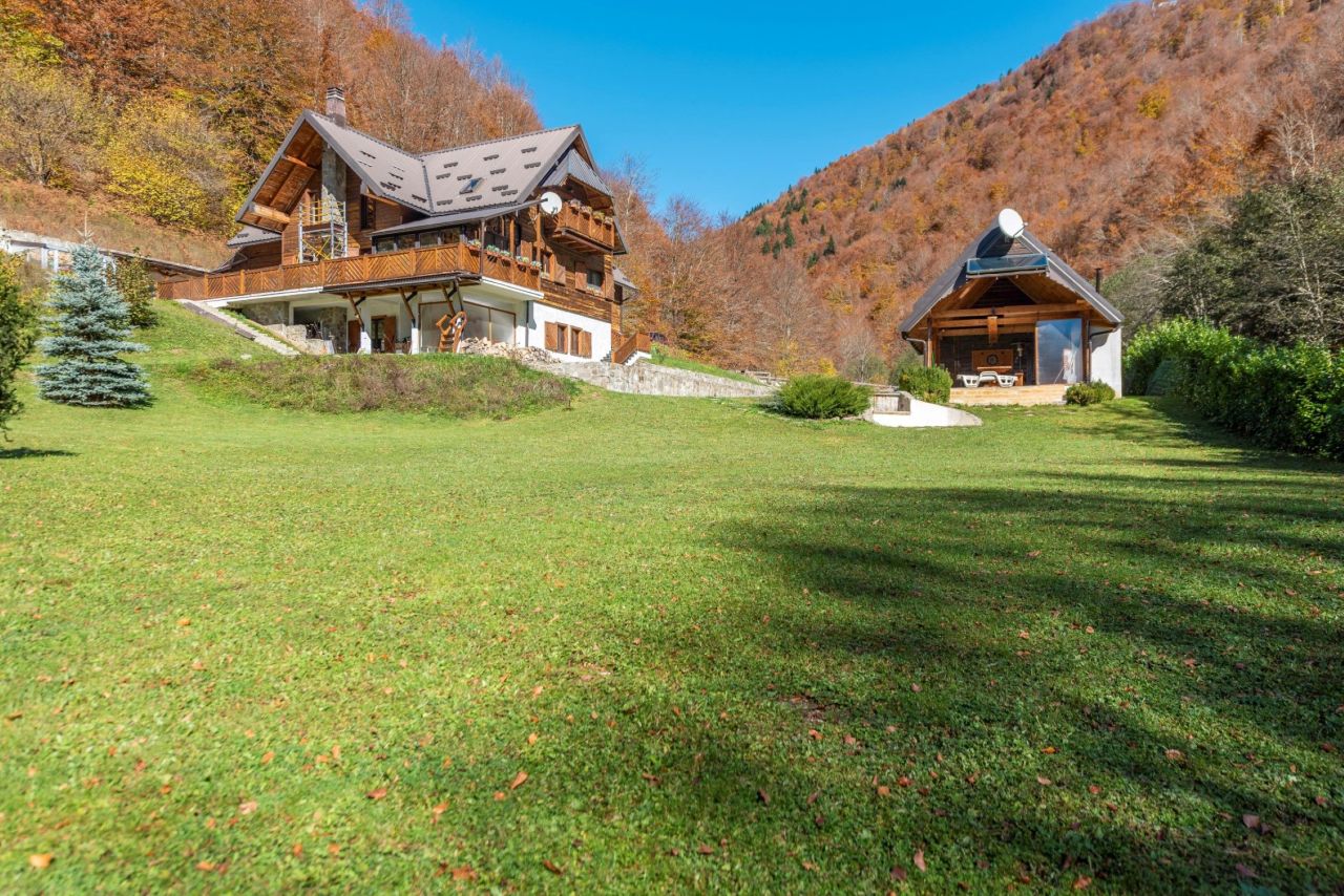 House in Podgorica, Montenegro, 550 m² - picture 2