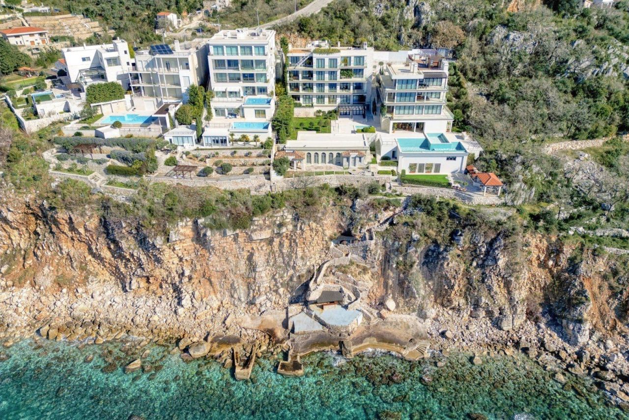 Apartment in Budva, Montenegro, 131 m² - picture 3