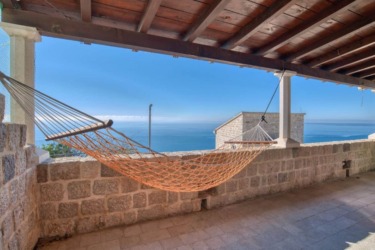 Villa en Rezevici, Montenegro, 311 m² - imagen 3