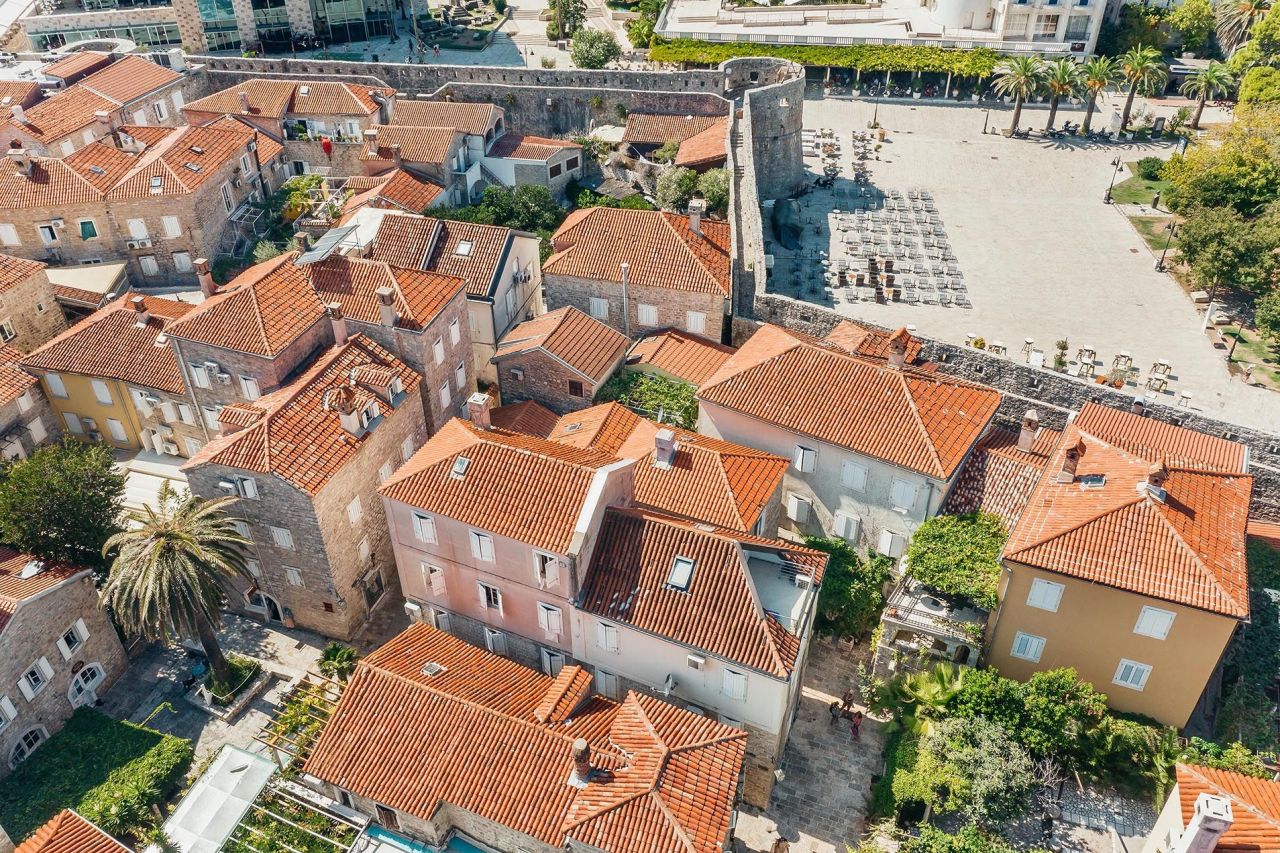 Commercial property in Budva, Montenegro, 268 m² - picture 3