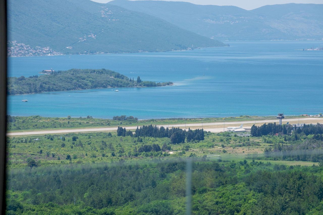 Villa en Kavač, Montenegro, 310 m² - imagen 2