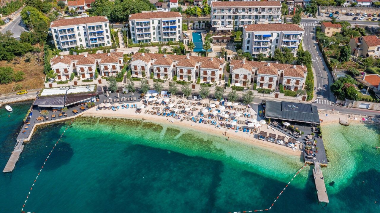 Villa a Dobrota, Montenegro, 193 m² - foto 3