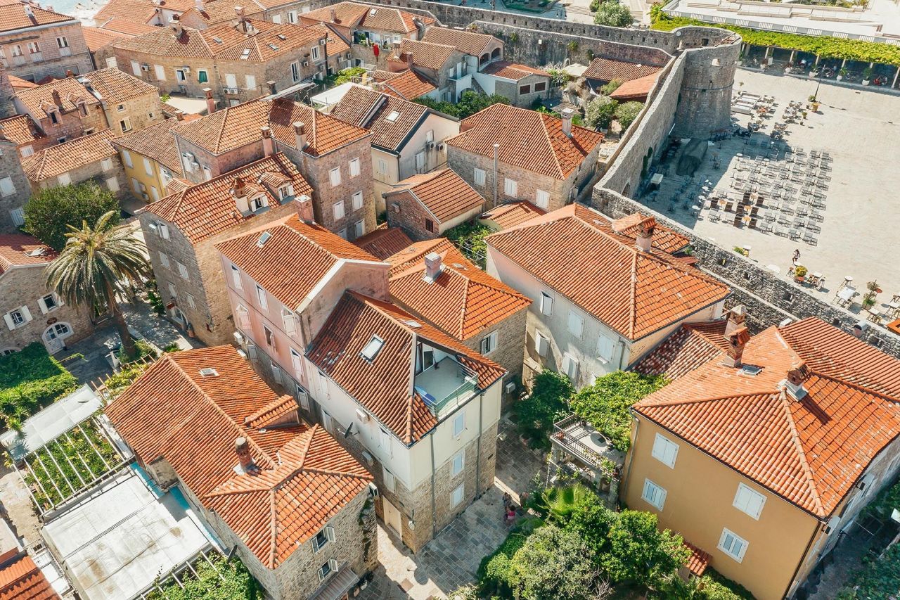 Commercial property in Budva, Montenegro, 268 m² - picture 4