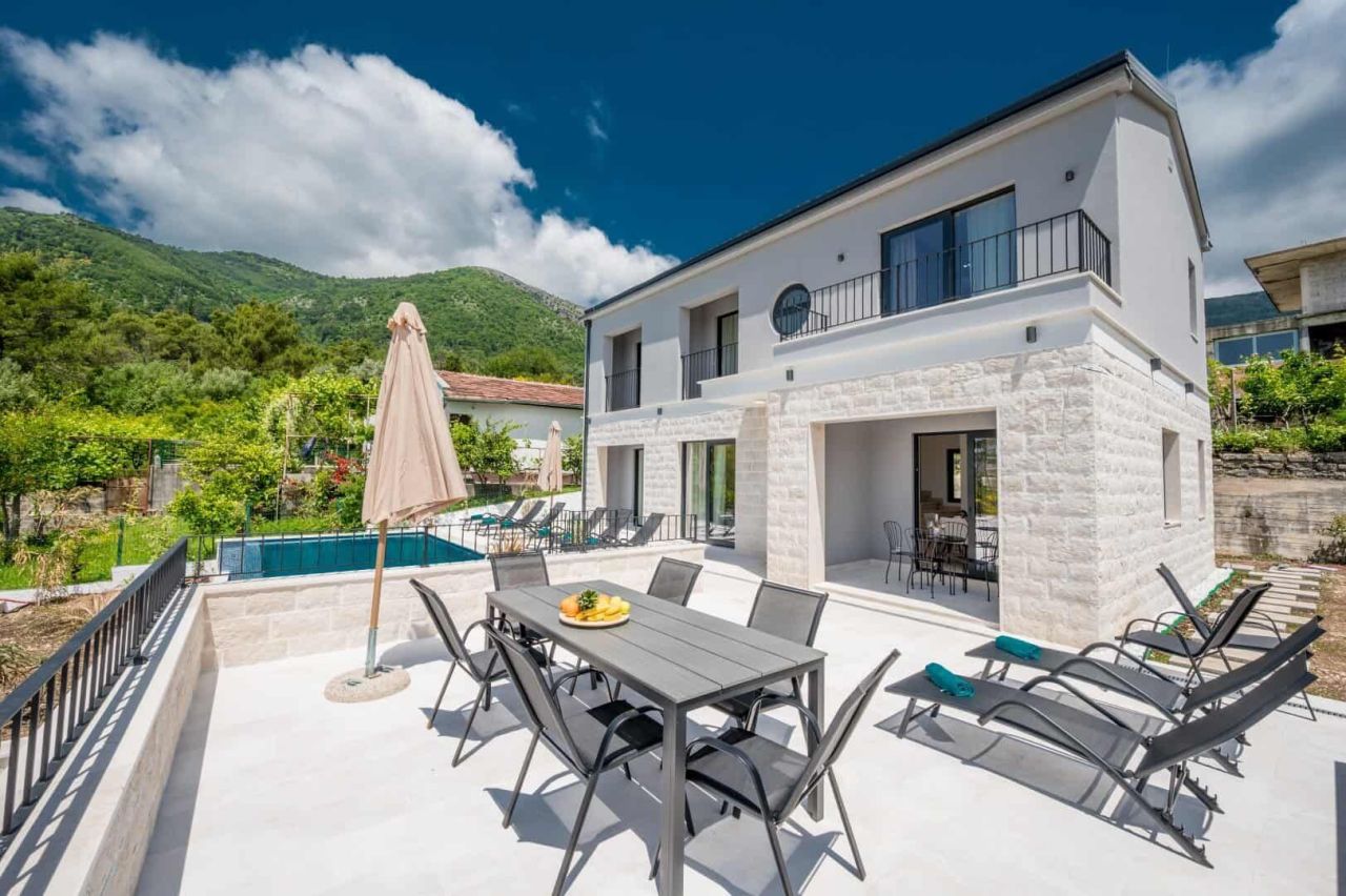 Haus in Tivat, Montenegro, 250 m² - Foto 4