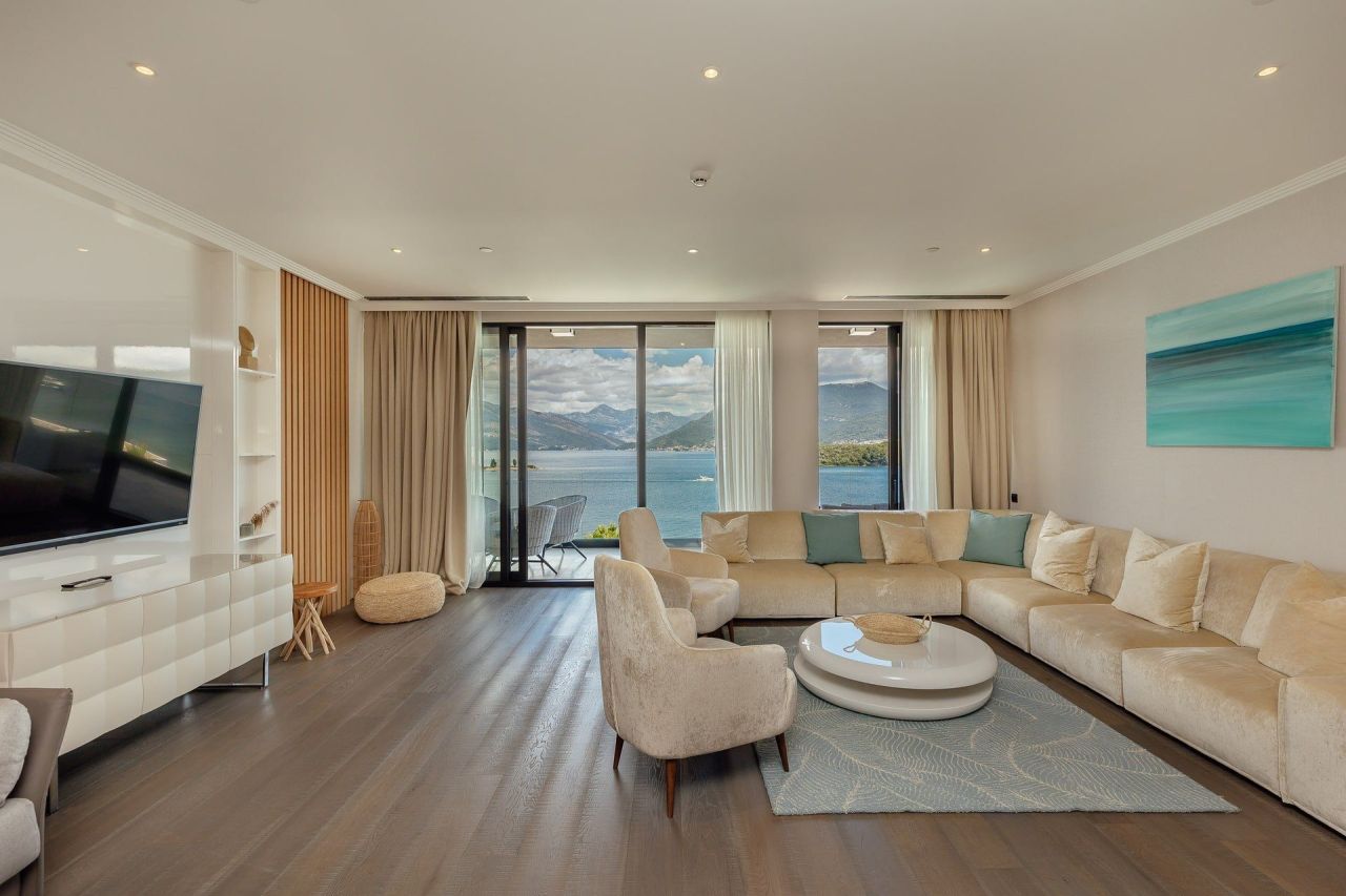 Appartamenti a Tivat, Montenegro, 190 m² - foto 4