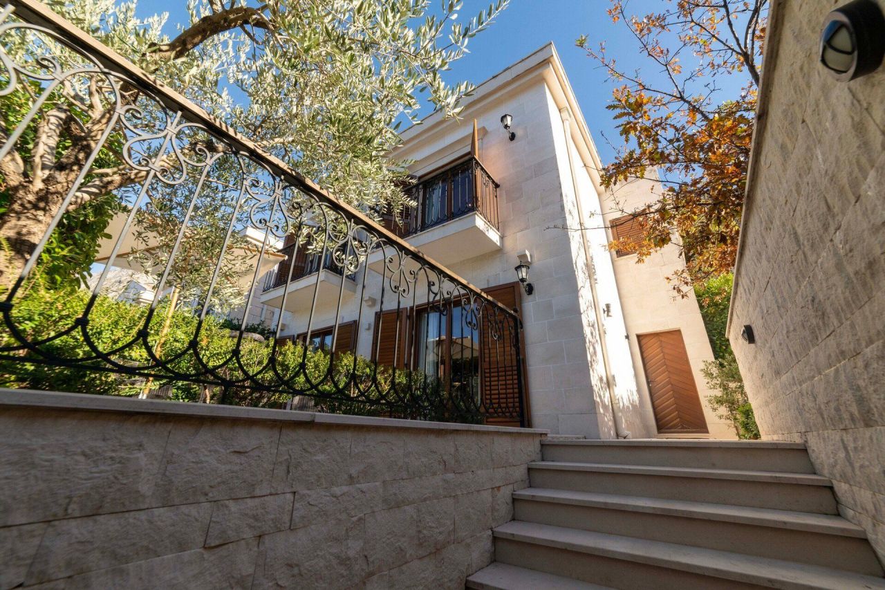 Villa a Dobrota, Montenegro, 193 m² - foto 4