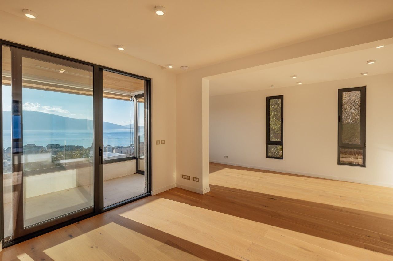 Apartment in Tivat, Montenegro, 103 m² - picture 4