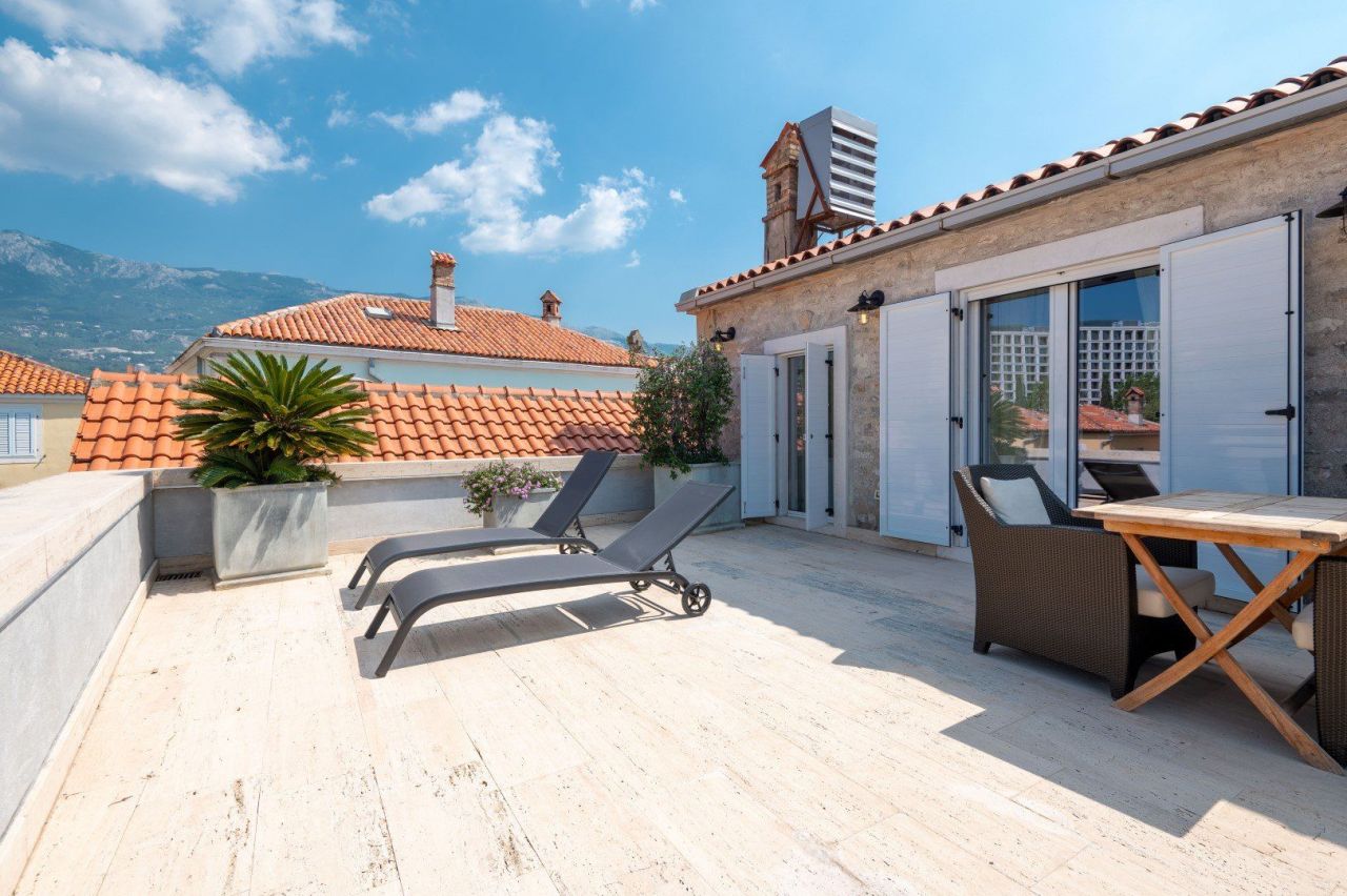 Apartment in Budva, Montenegro, 192 m² - picture 5