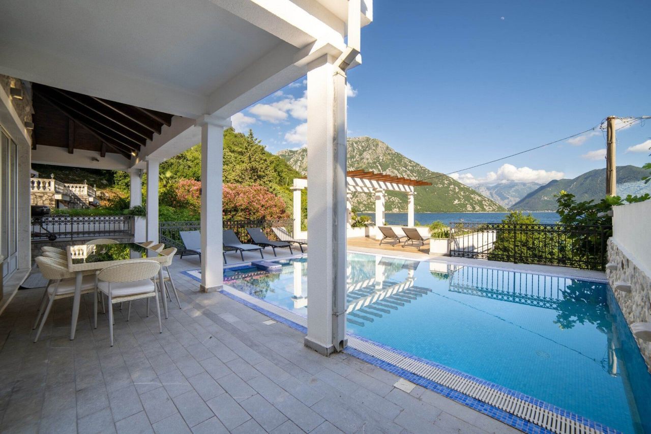 Villa in Kotor, Montenegro, 405 m² - picture 5