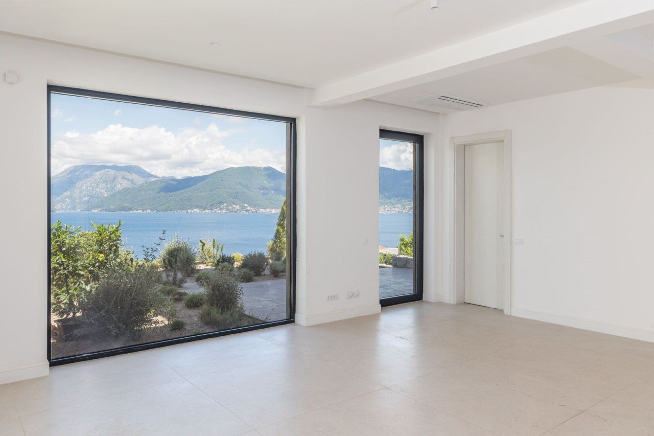 Villa in Tivat, Montenegro, 328 m² - Foto 4