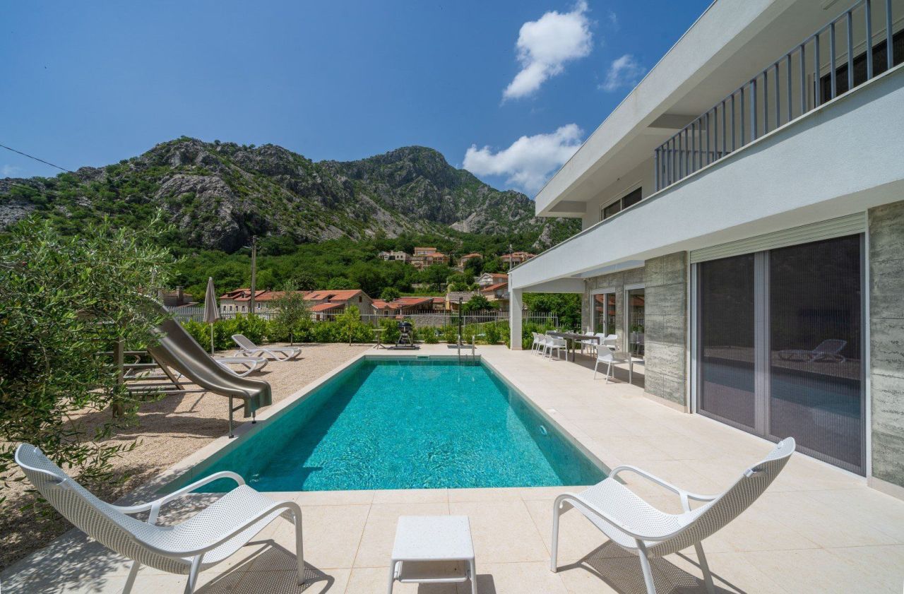 Casa a Orahovac, Montenegro, 250 m² - foto 6